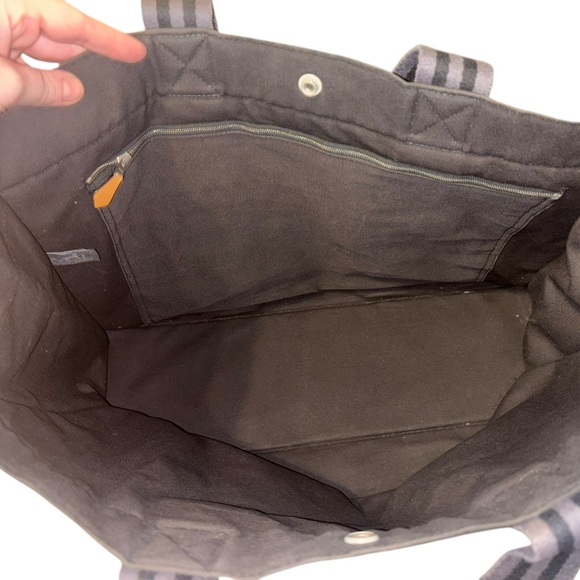 HERMÈS Large Canvas Fourre Tout Striped
Shoulder Tote Bag - Picture 4 of 16